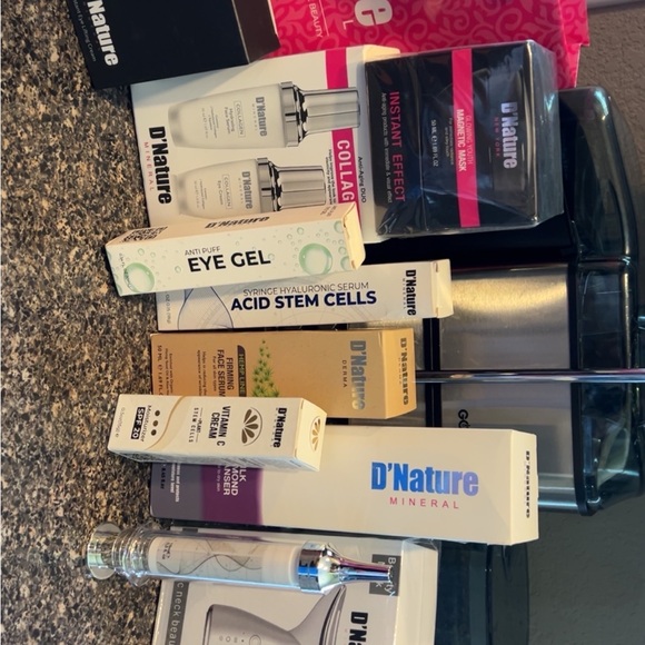 Other - D'Nature Skincare Collection with Eye Gel and Serum